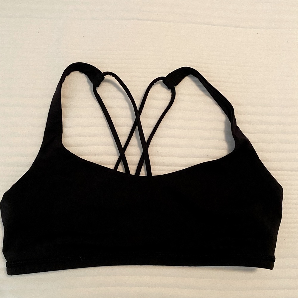 Black lululemon sports bra sz 6
